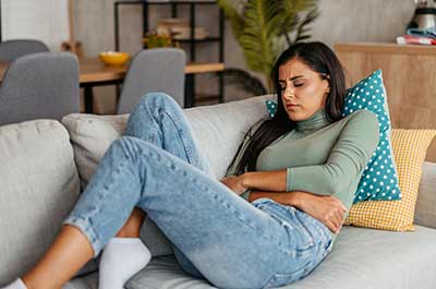 woman with abdominal pain