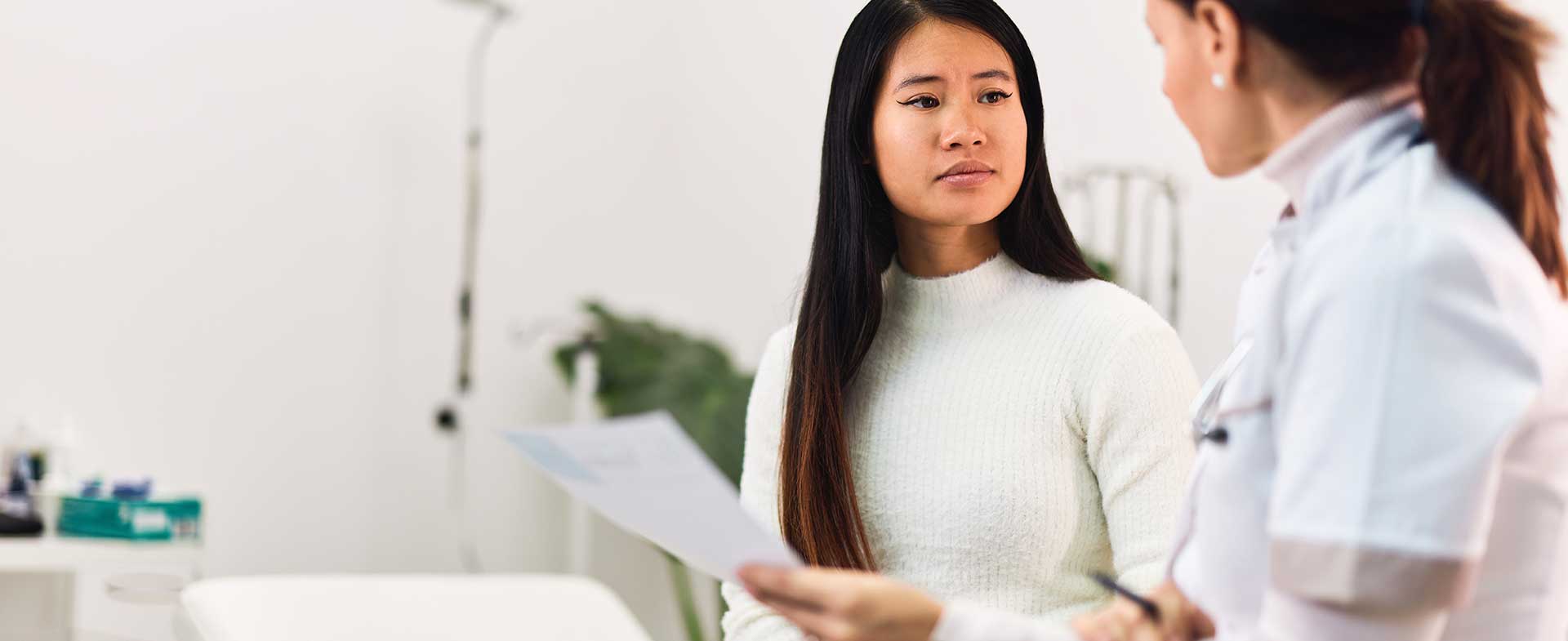 patient talking to doctor