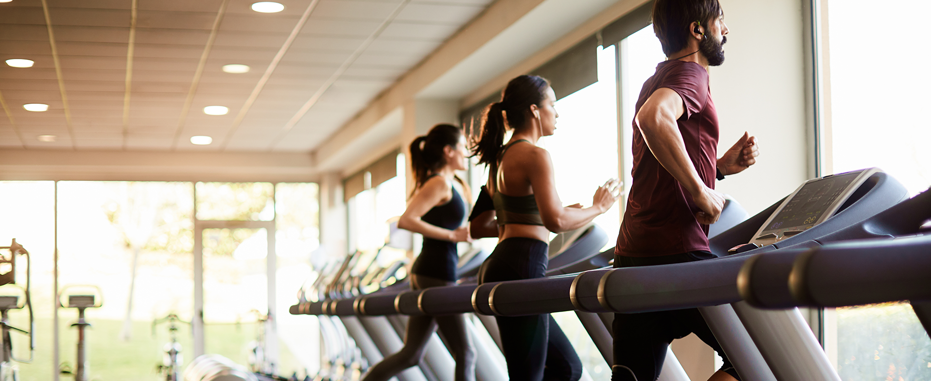 people running on treadmill