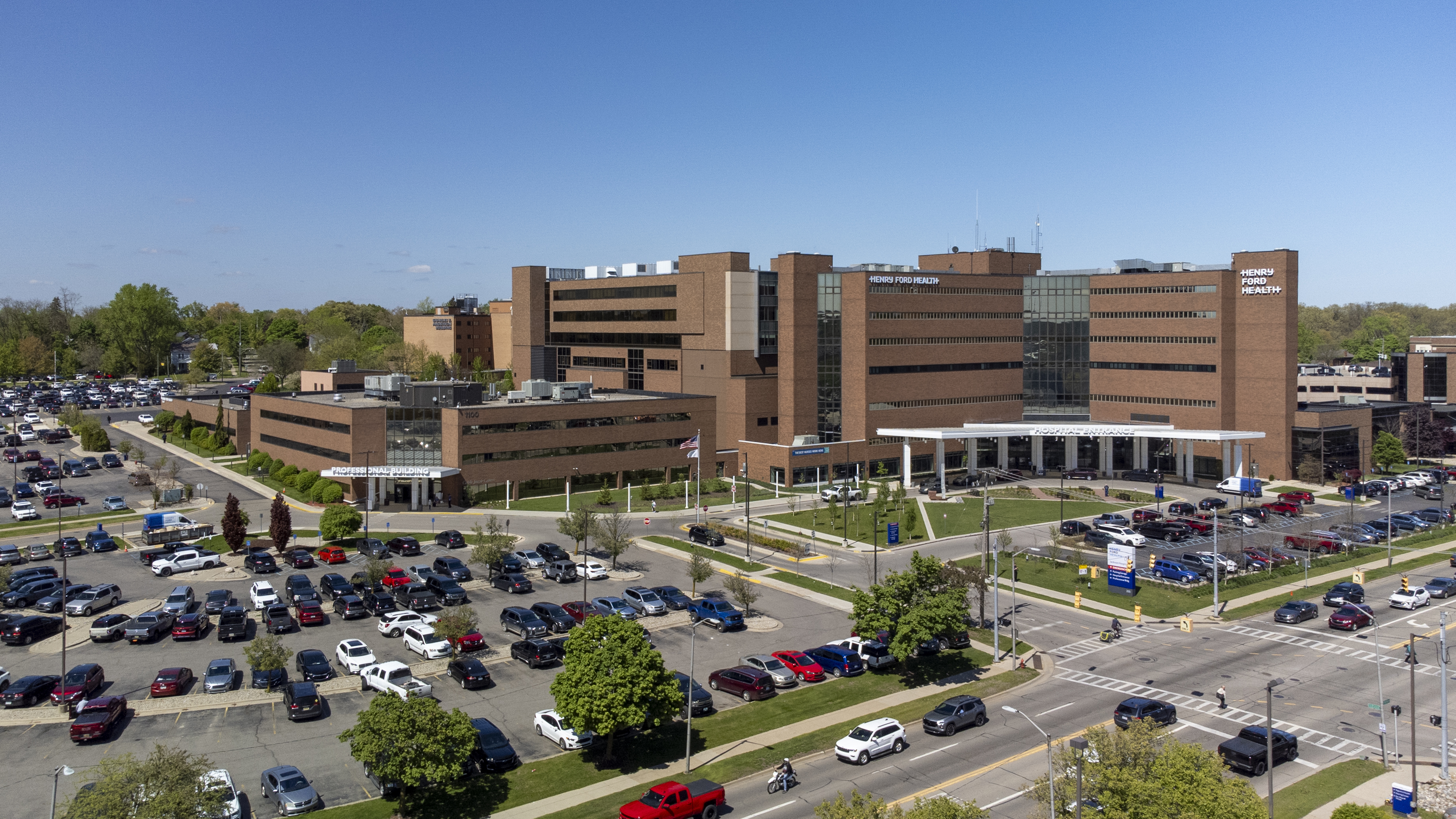 Jarrod Johnson assumes role as president of Henry Ford Jackson Hospital