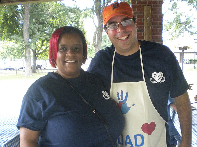 DrRabbaniandTheresaGaryhostingtheannualFellowshipPicnic