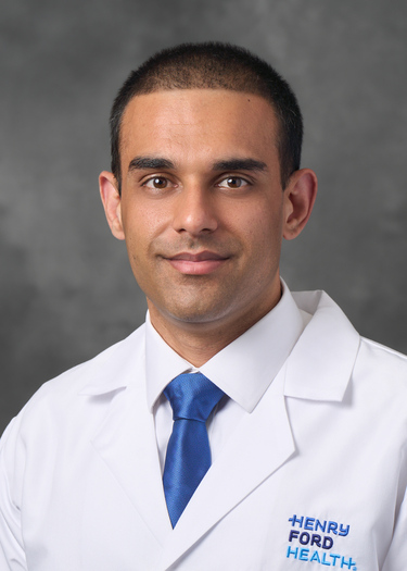 Headshot of Vikram Dhillo DO