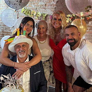 international patient sana'a with her family